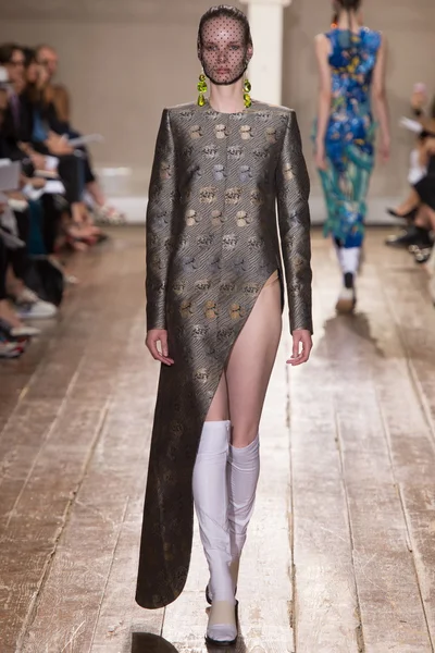 Look 5